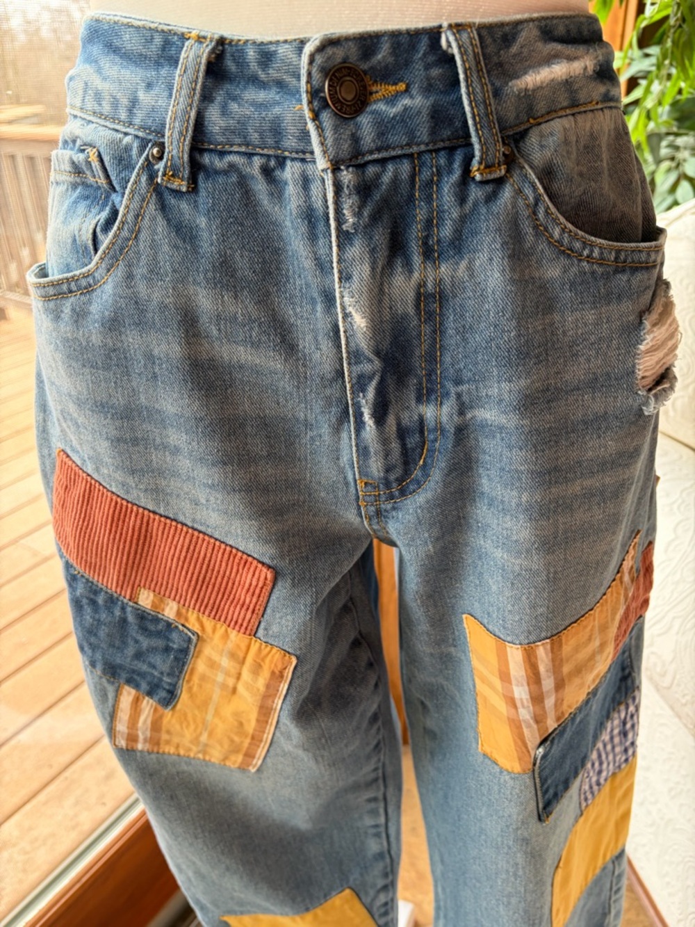 Forever 21  Boyfriend Jeans with Multicolor Patchwork Sz 26 Denim BOHO Vintage - Picture 3 of 9